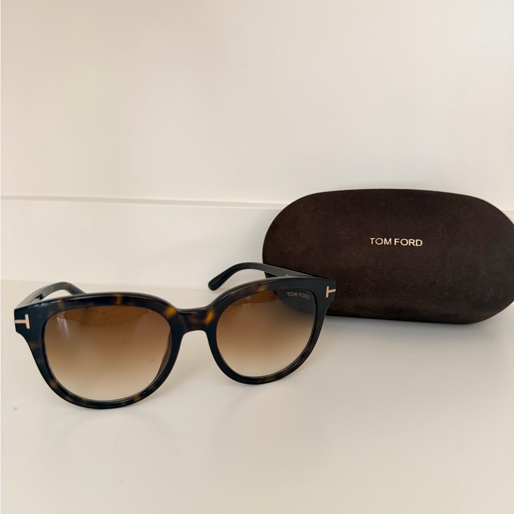Tom Ford Tortoiseshell Round Sunglasses with Brown Gradient Lenses